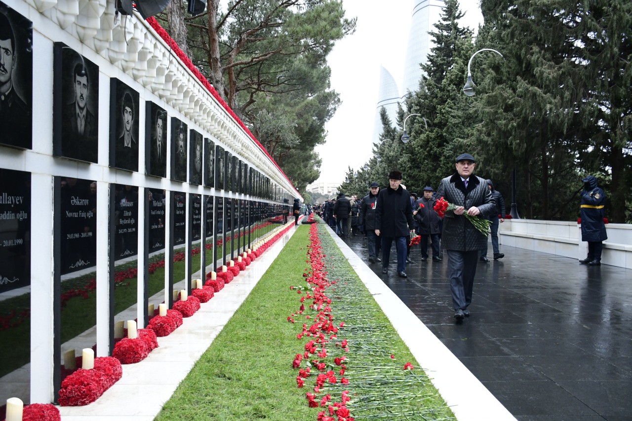 YAP rəhbərliyi Şəhidlər xiyabanında - FOTOLAR