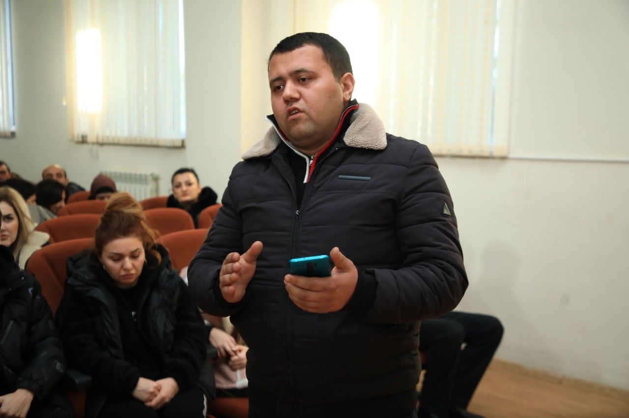 Niyazi Bayramov sakinlərlə növbəti səyyar görüş keçirdi - FOTOLAR