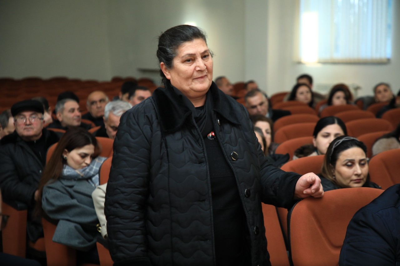 Niyazi Bayramov sakinlərlə növbəti səyyar görüş keçirdi - FOTOLAR