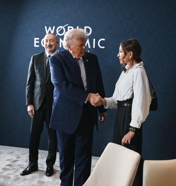 Prezidentlə ailəsinin Trampla görüşündən maraqlı FOTOLAR