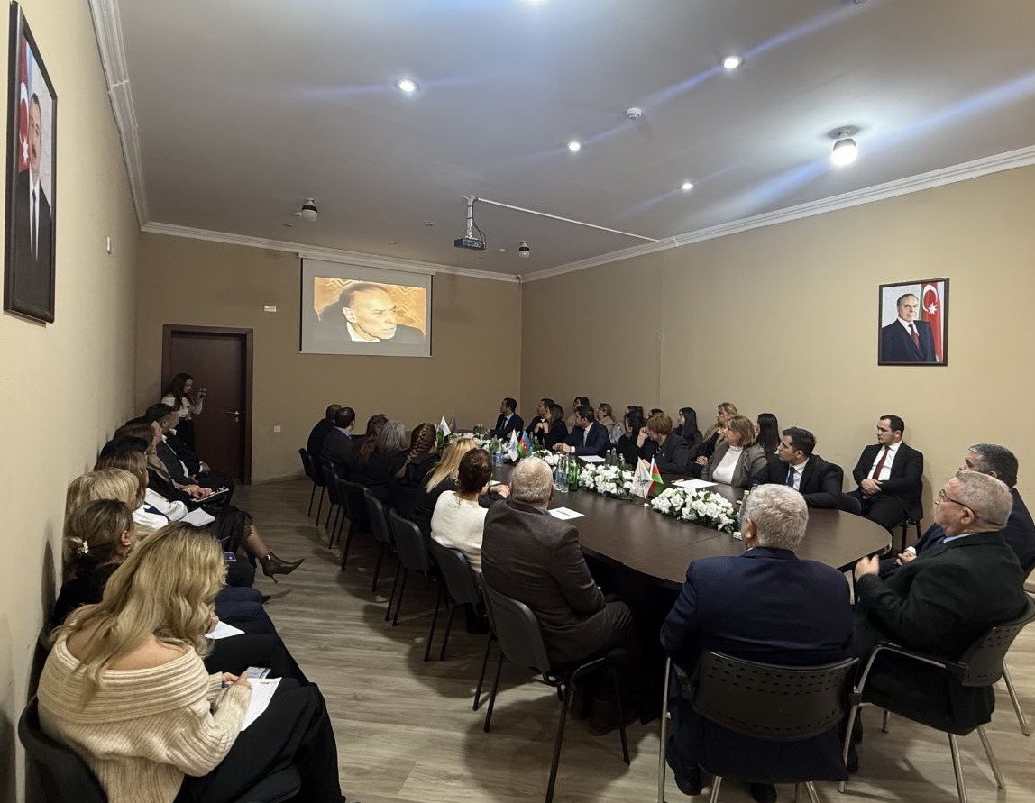 YAP Nizami rayon təşkilatında “Heydər Əliyev Məktəbi”nin açılışı olub - FOTOLAR