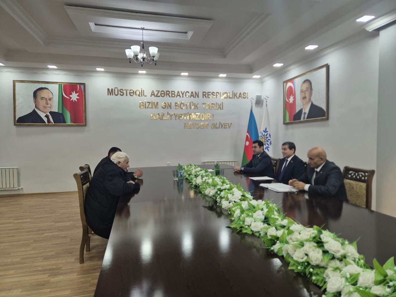 Deputat Bədəl Bədəlov seçiciləri ilə görüşdü - FOTOLAR