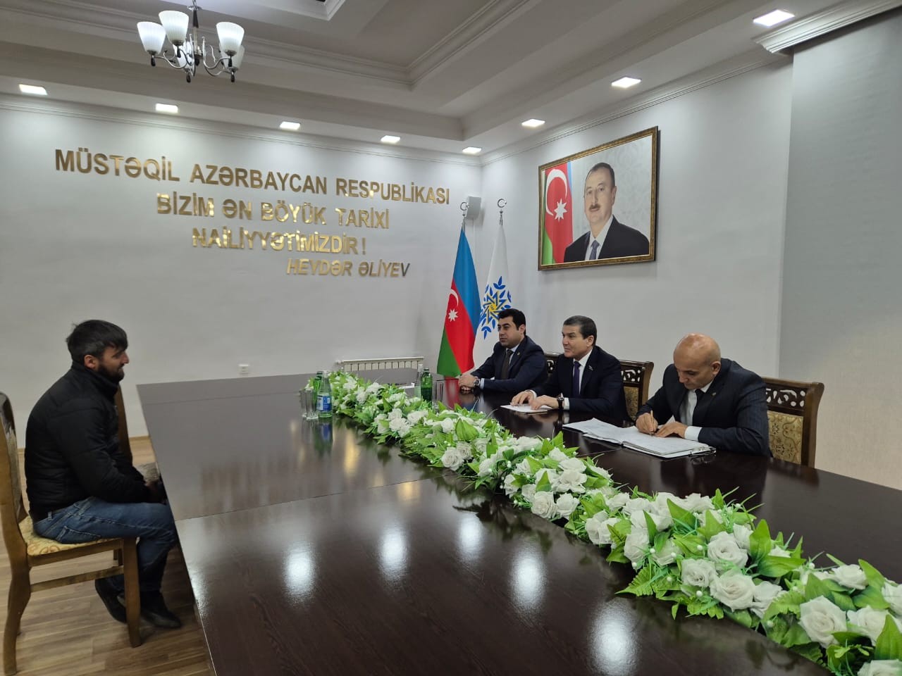 Deputat Bədəl Bədəlov seçiciləri ilə görüşdü - FOTOLAR