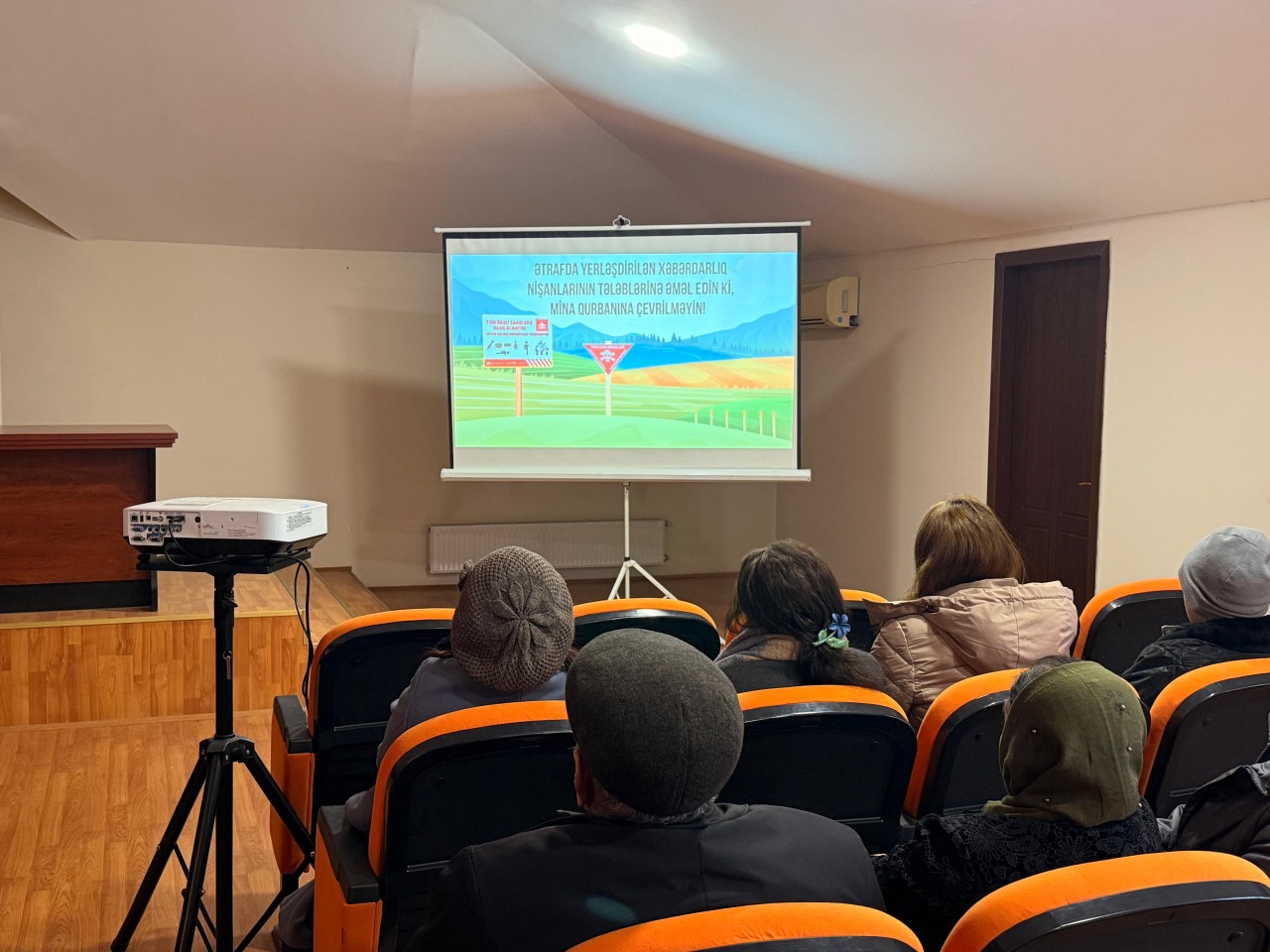 Onlar mina təhlükəsi ilə bağlı maarifləndirildi - FOTOLAR