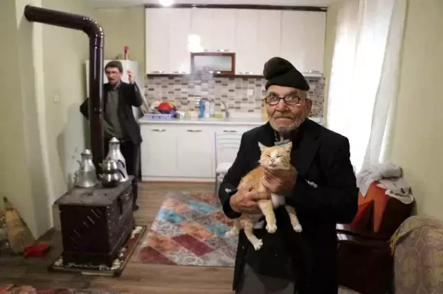 Külə dönmüş evinin qarşısında pişiyini qucaqlamışdı - Vəfat etdi (FOTOLAR)