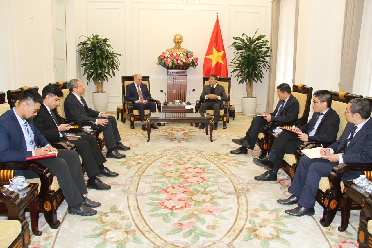 Tahir Budaqov Vyetnam Kommunist Partiyasının Baş katibi ilə görüşdü - FOTOLAR