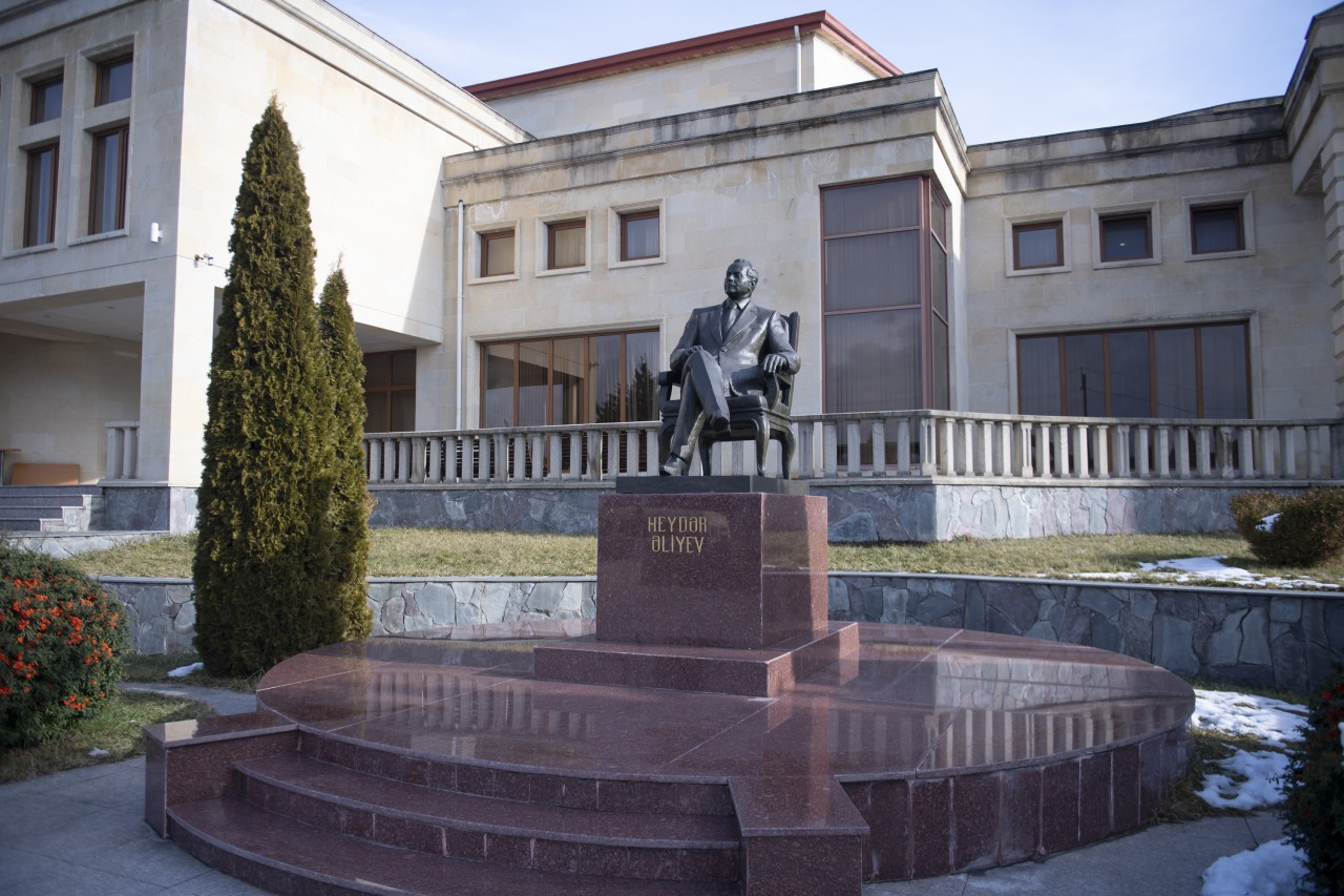 Nazir qəhvəyi mərmər bağacığına qarşı mübarizə tədbirlərini müzakirə etdi - FOTOLAR