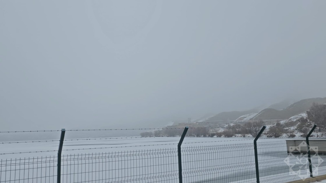 Arpaçay su anbarının səthi dondu - FOTOLAR