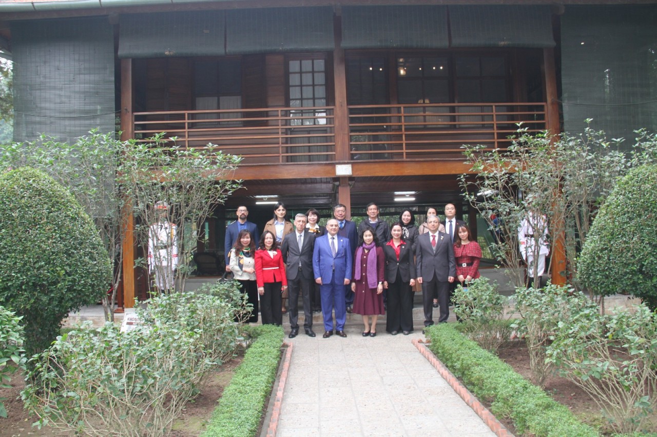 Tahir Budaqov Vyetnamda səfərdədir - FOTOLAR