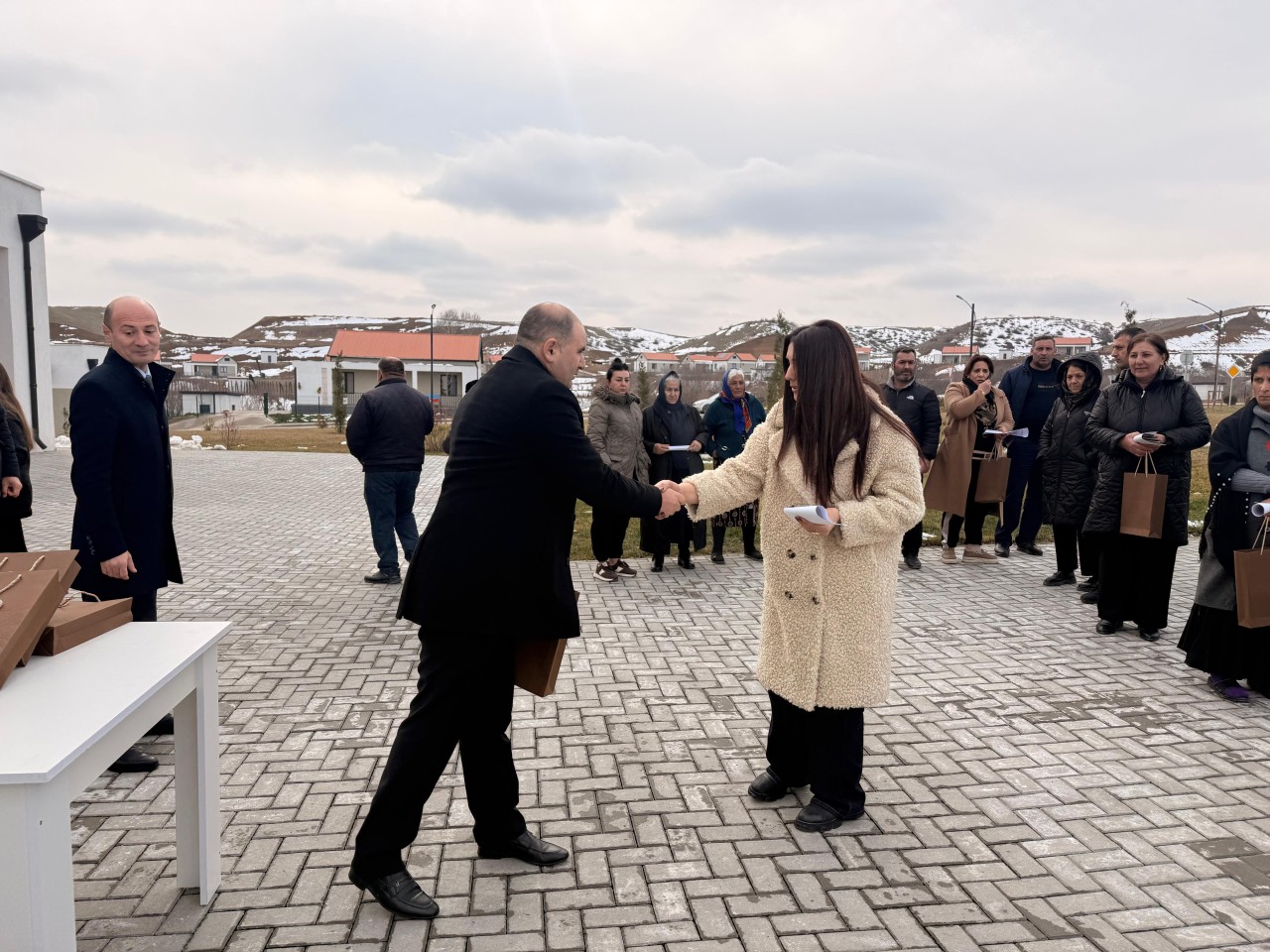 Növbəti köç karvanı Cəbrayılın Horovlu kəndinə çatıb - YENİLƏNİB (FOTO)
