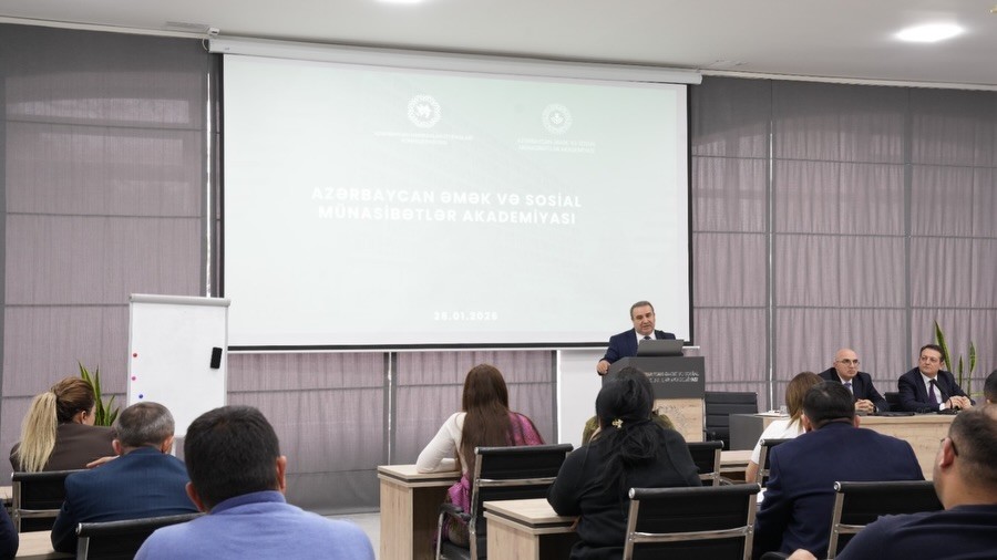 AƏSMA-da ikinci ali təhsil üzrə tələbələrlə görüş keçirilib - FOTOLAR