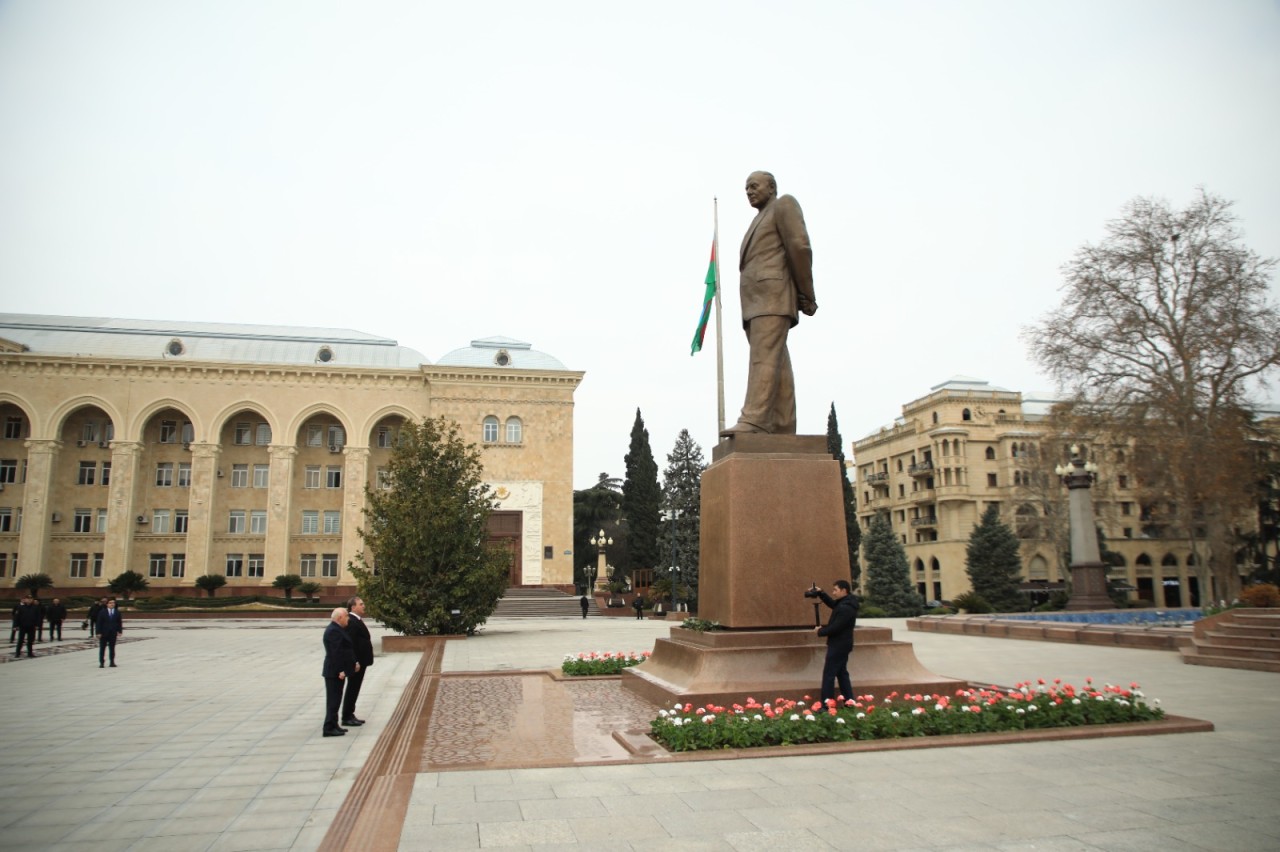 Gəncədə hesabat yığıncağı keçirildi - FOTOLAR