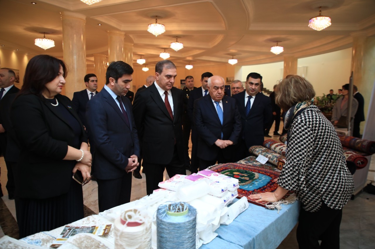 Gəncədə hesabat yığıncağı keçirildi - FOTOLAR