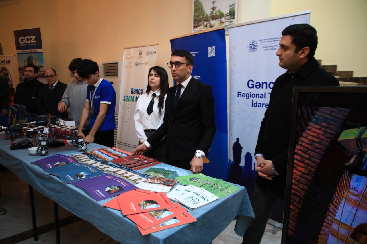 Gəncədə hesabat yığıncağı keçirildi - FOTOLAR