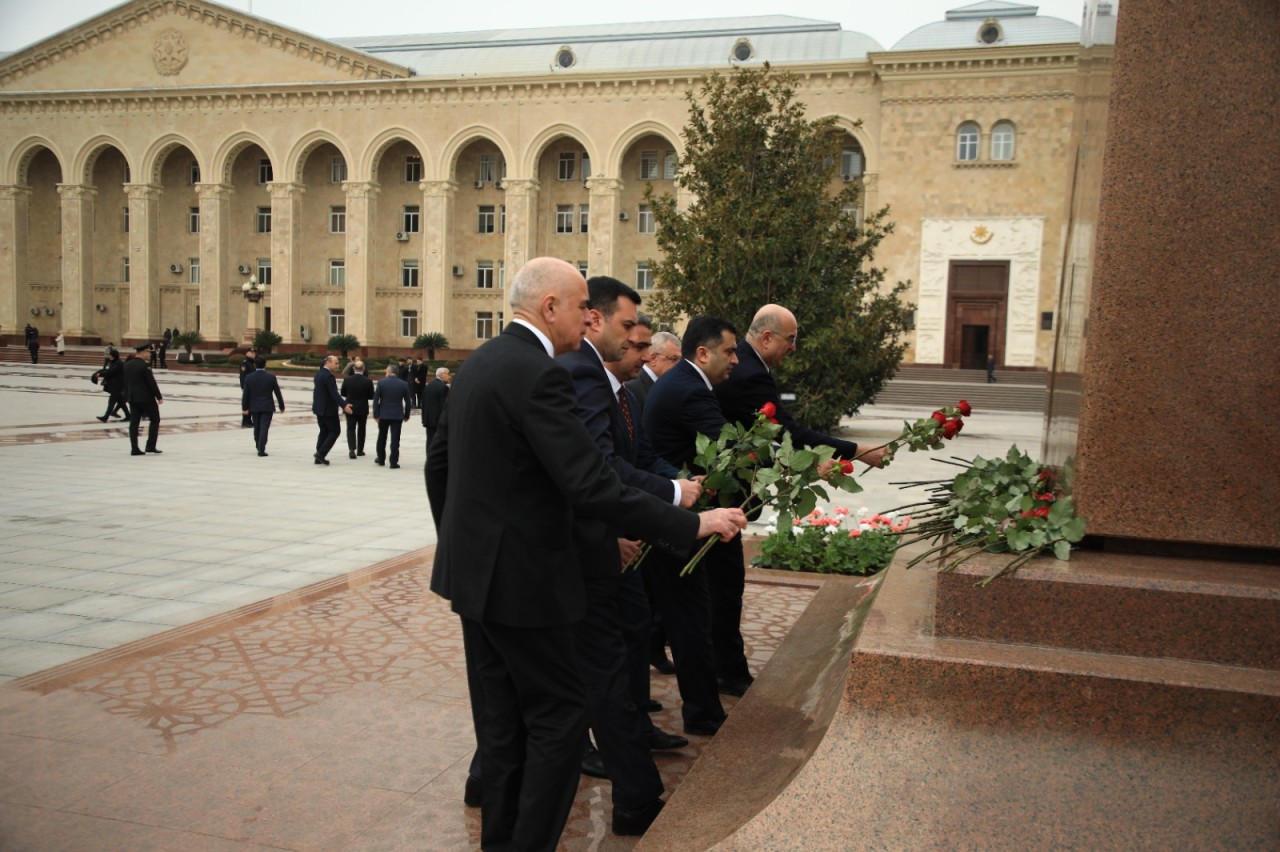 Gəncədə hesabat yığıncağı keçirildi - FOTOLAR