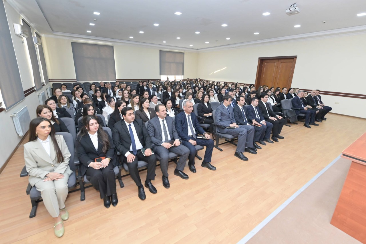 Emin Əmrullayev bir qrup təhsil işçisi ilə görüşdü - FOTOLAR