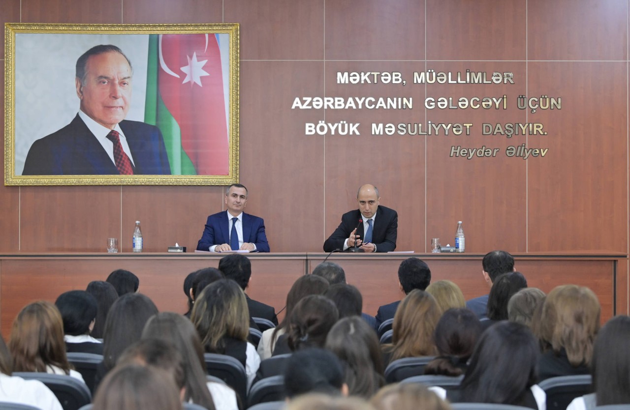 Emin Əmrullayev bir qrup təhsil işçisi ilə görüşdü - FOTOLAR