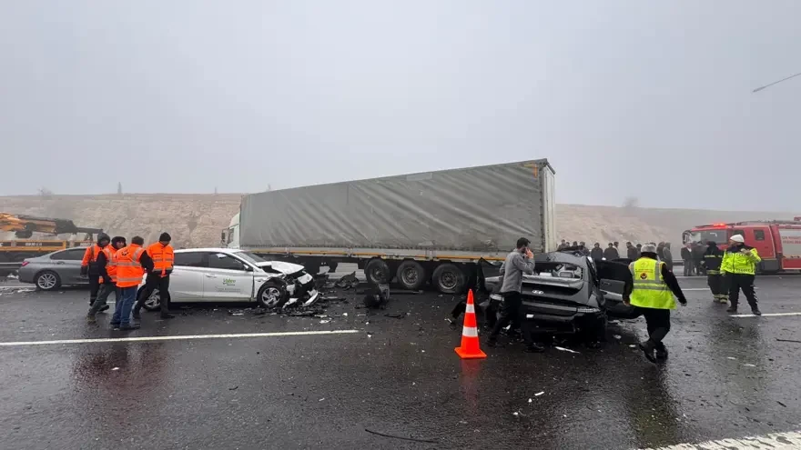 Türkiyədə ağır qəza - Ölənlər var (FOTO)