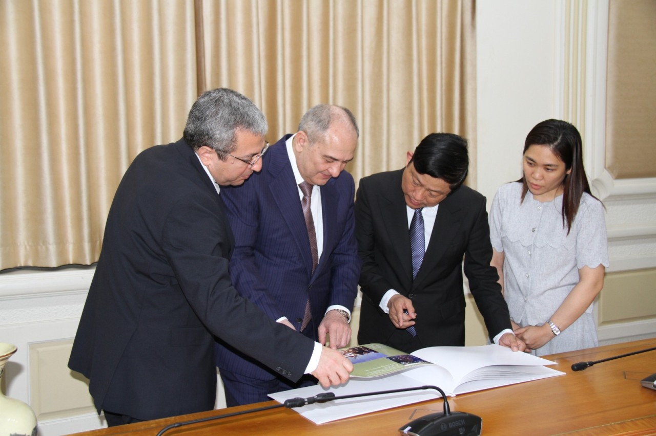 Tahir Budaqovun Vyetnama səfəri başa çatdı - FOTOLAR