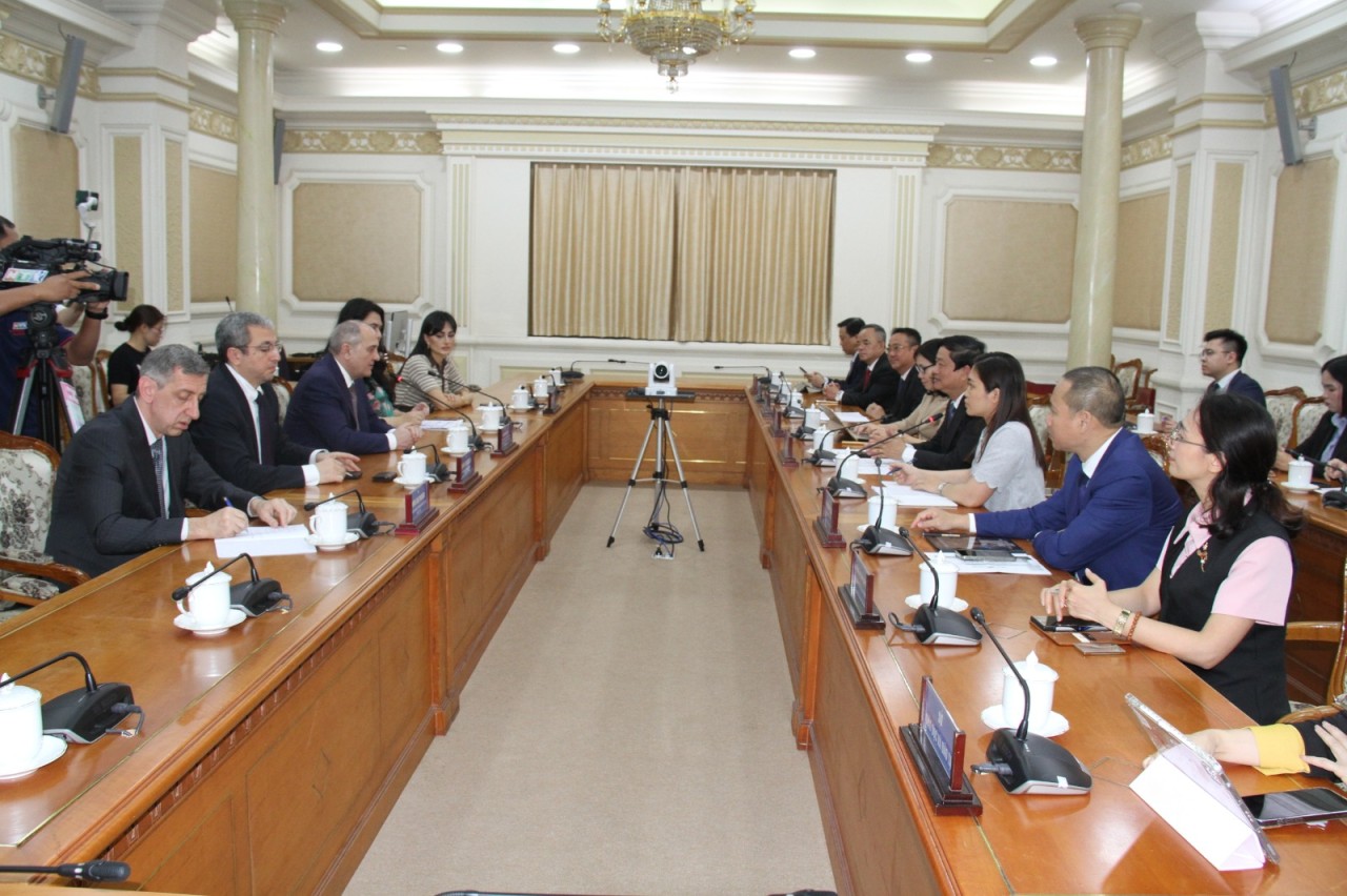 Tahir Budaqovun Vyetnama səfəri başa çatdı - FOTOLAR