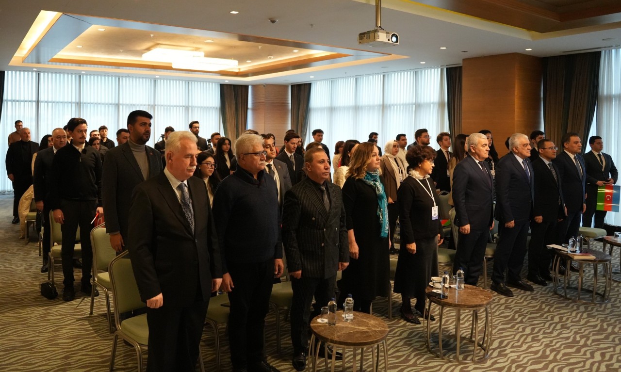 İstanbulda Azərbaycan Diaspor Gəncləri forumu keçirilib - FOTOLAR