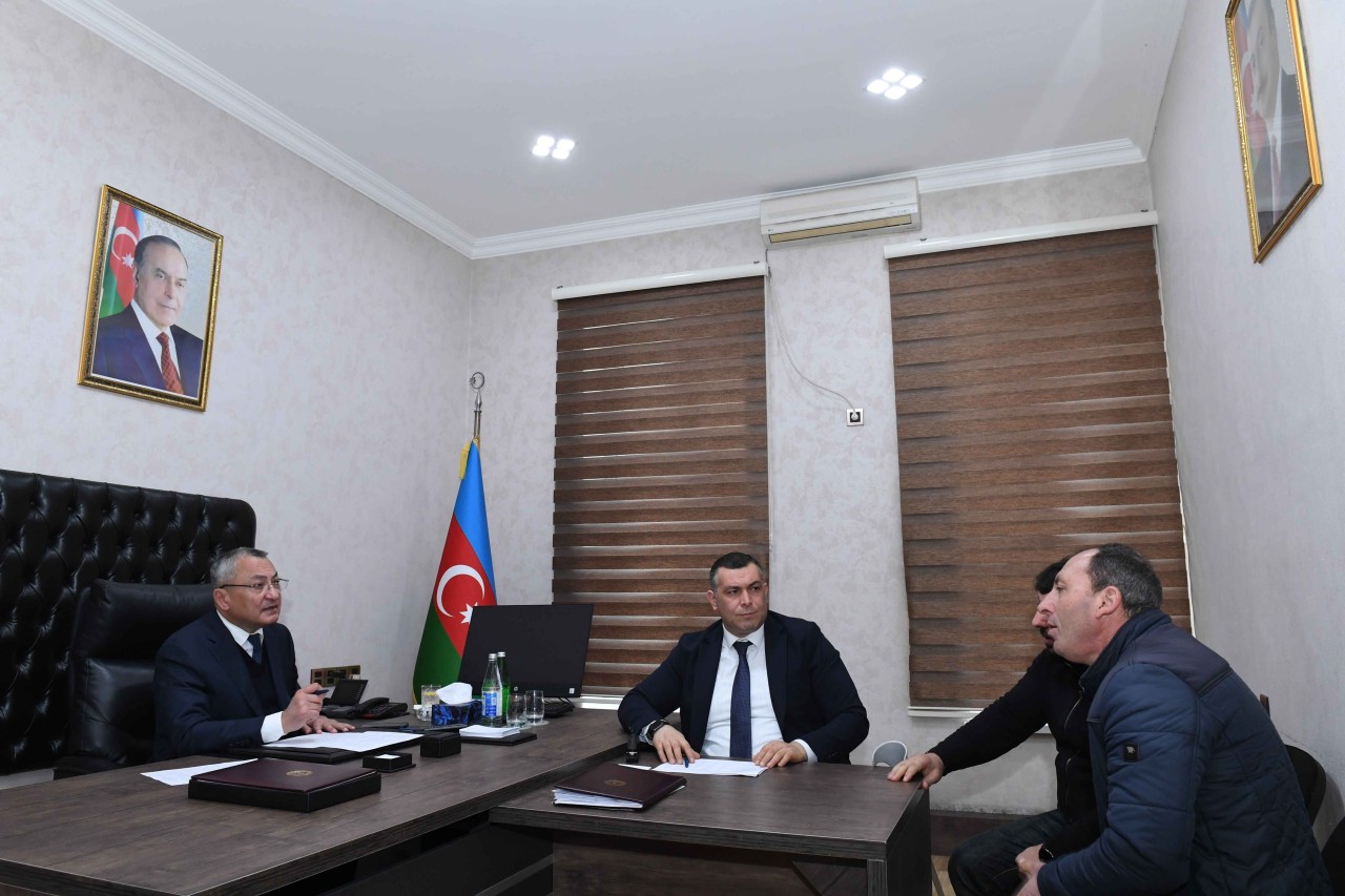 Rövşən Rzayev vətəndaşların növbəti qəbulunu keçirib - FOTOLAR