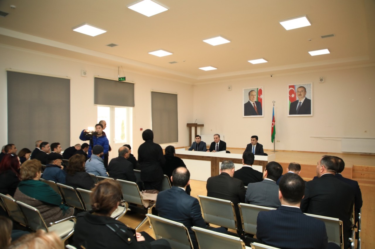 Niyazi Bayramov sakinlərin müraciətlərini dinlədi - FOTOLAR