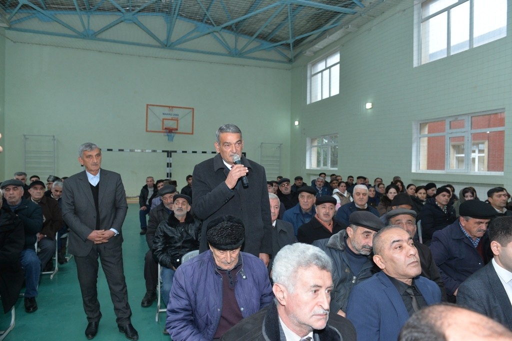 Taleh Qaraşov kənd sakinlərinin problemlərini dinlədi - FOTOLAR