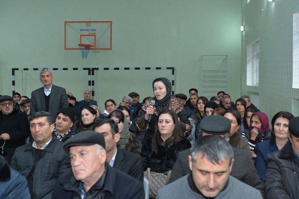 Taleh Qaraşov kənd sakinlərinin problemlərini dinlədi - FOTOLAR
