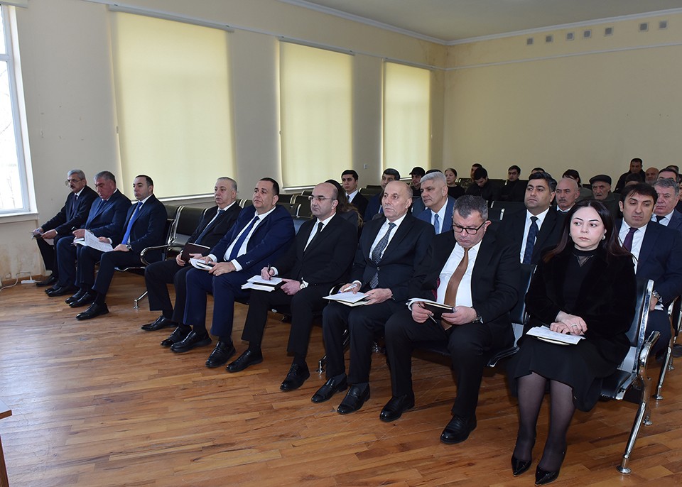 Zakir Fərəcov vətəndaşların problemlərini dinlədi - FOTOLAR