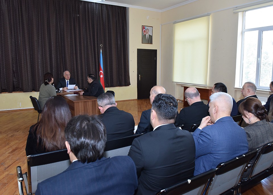 Zakir Fərəcov vətəndaşların problemlərini dinlədi - FOTOLAR