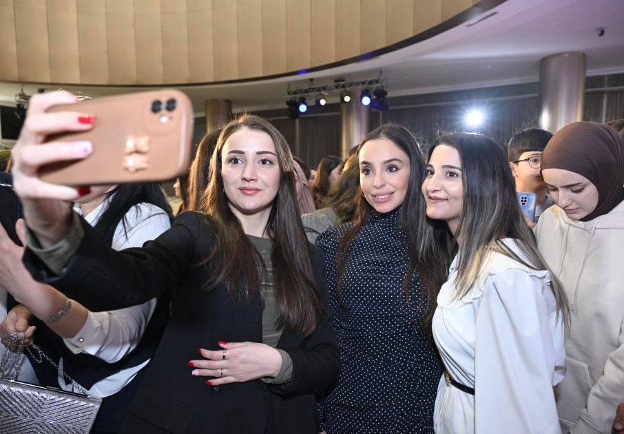 Leyla Əliyeva “Qış nağılı”nda - FOTOLAR