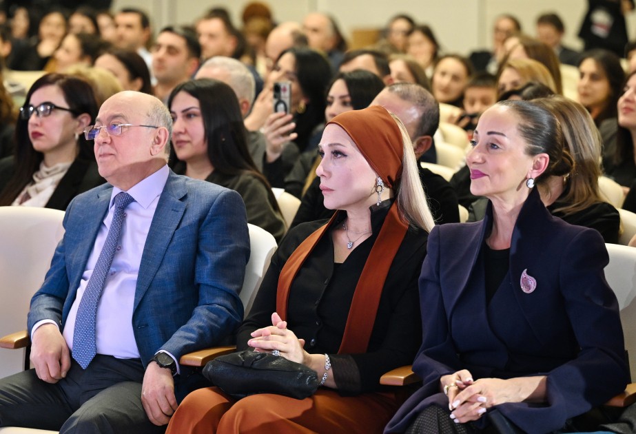 Leyla Əliyeva “Qış nağılı”nda - FOTOLAR