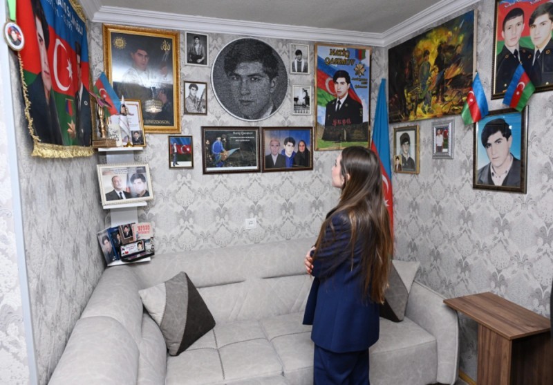 Leyla və Alena Əliyeva Gəncə Memorial Kompleksində - FOTOLAR