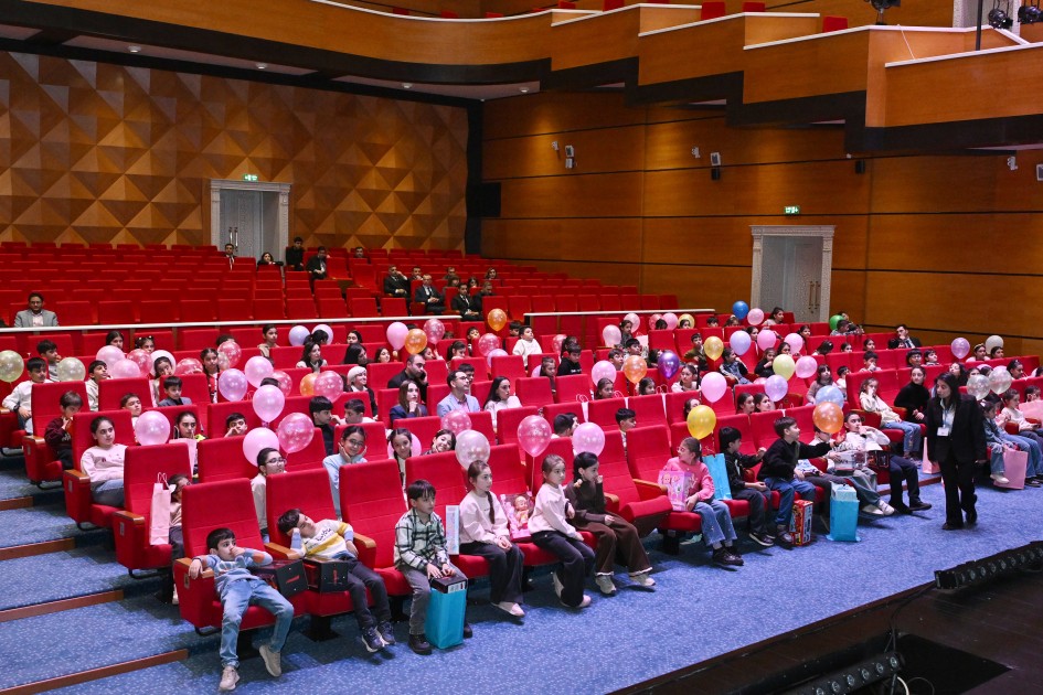 Leyla və Alena Əliyevalar “İsi və Piti” serialının premyerasında - FOTOLAR