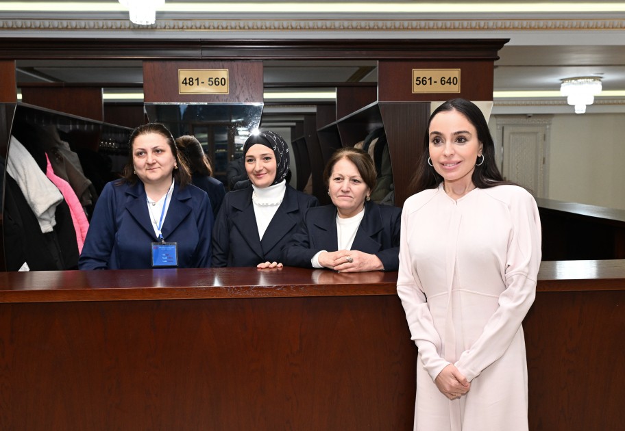 Leyla və Alena Əliyevalar “İsi və Piti” serialının premyerasında - FOTOLAR