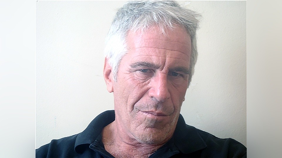 Epşteynə oxşarlığı başına iş açdı - FOTOLAR