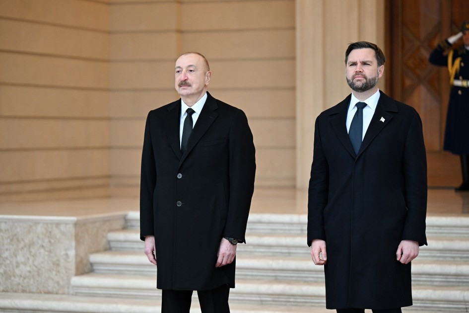 İlham Əliyev ABŞ-nin Vitse-prezidentini qarşıladı - FOTOLAR (VİDEO)