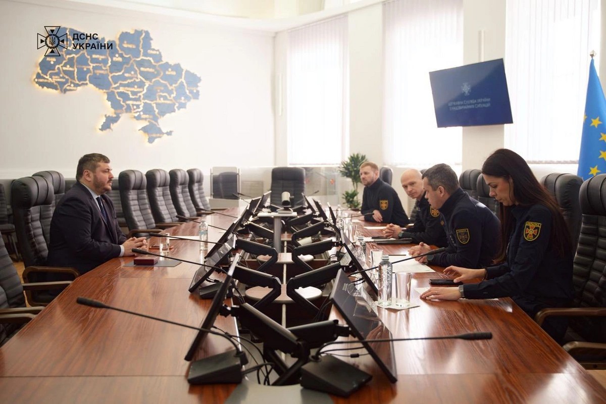 Azərbaycan Ukraynaya generatorlar və xilasetmə avadanlığı verdi - FOTOLAR