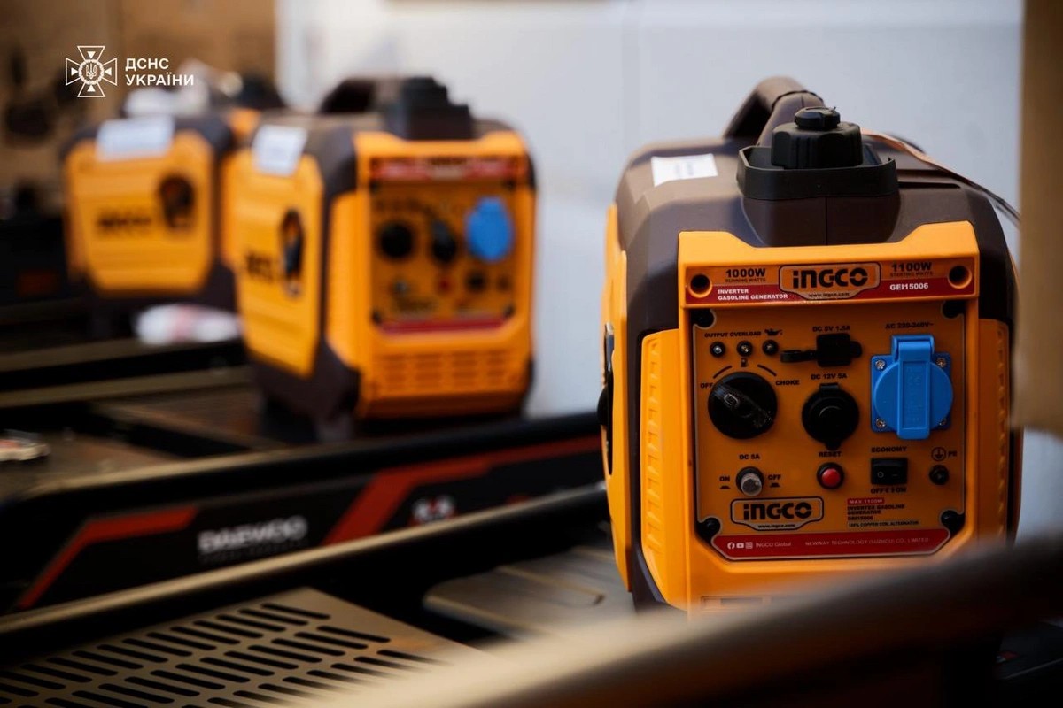 Azərbaycan Ukraynaya generatorlar və xilasetmə avadanlığı verdi - FOTOLAR