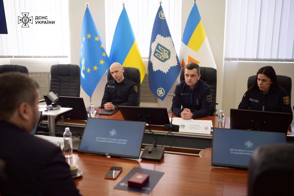 Azərbaycan Ukraynaya generatorlar və xilasetmə avadanlığı verdi - FOTOLAR