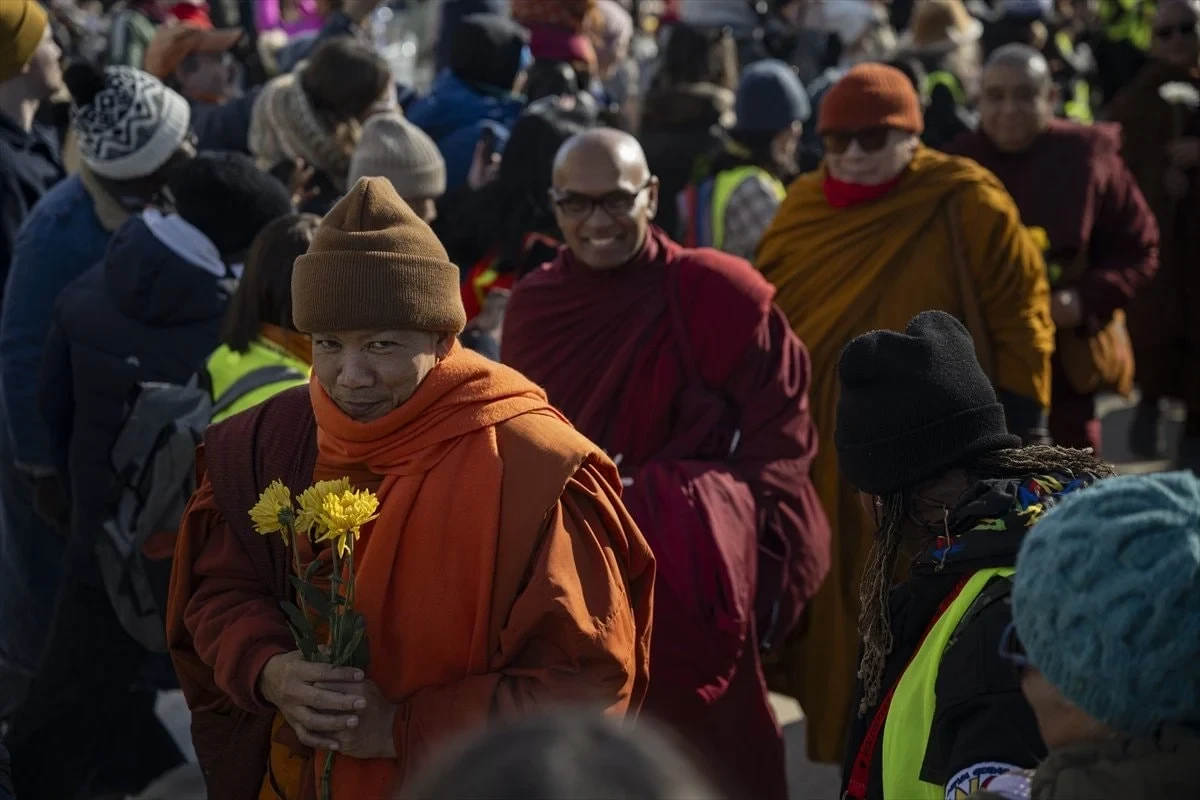 Sülh üçün 3700 km yol qət etdilər - FOTOLAR