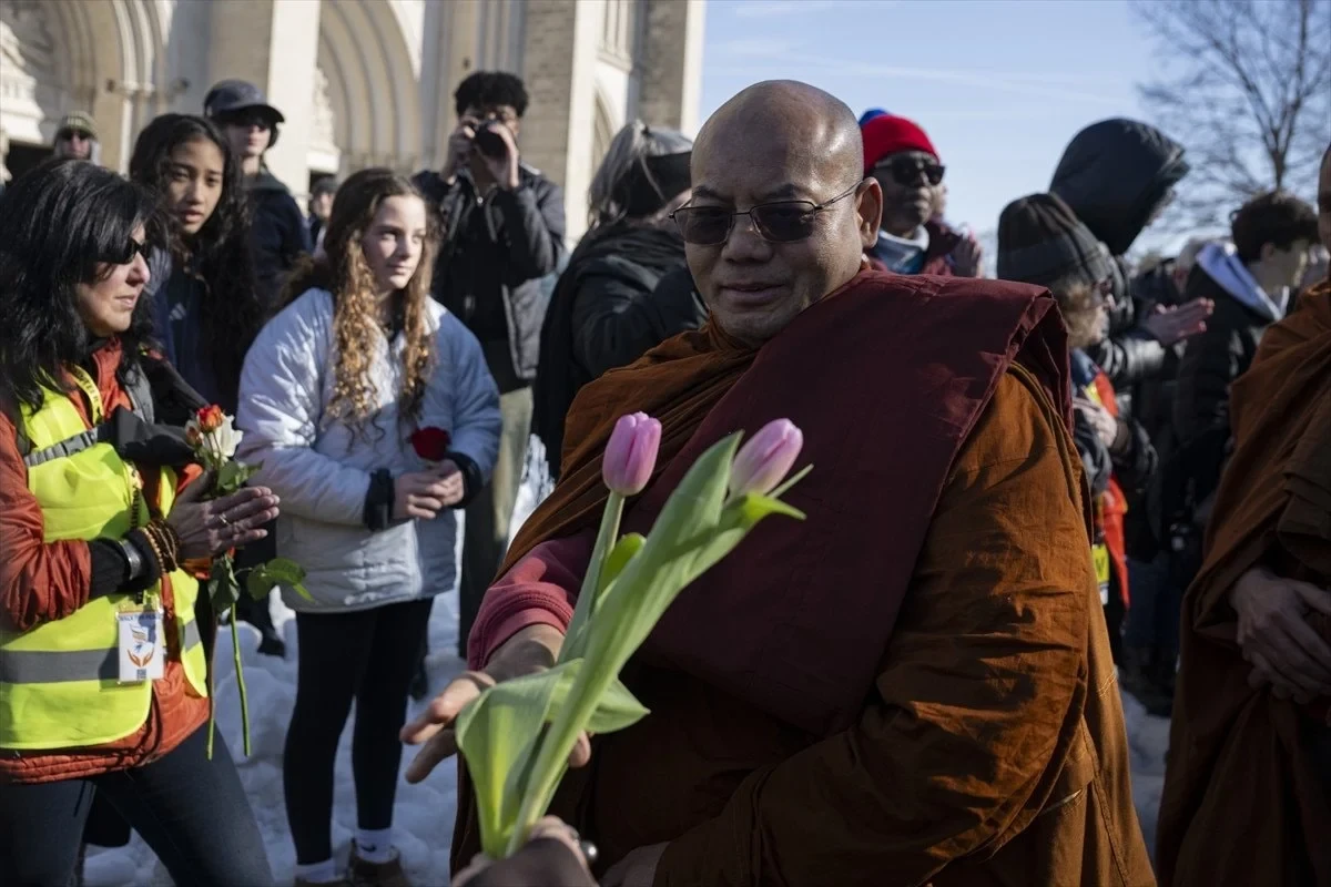 Sülh üçün 3700 km yol qət etdilər - FOTOLAR