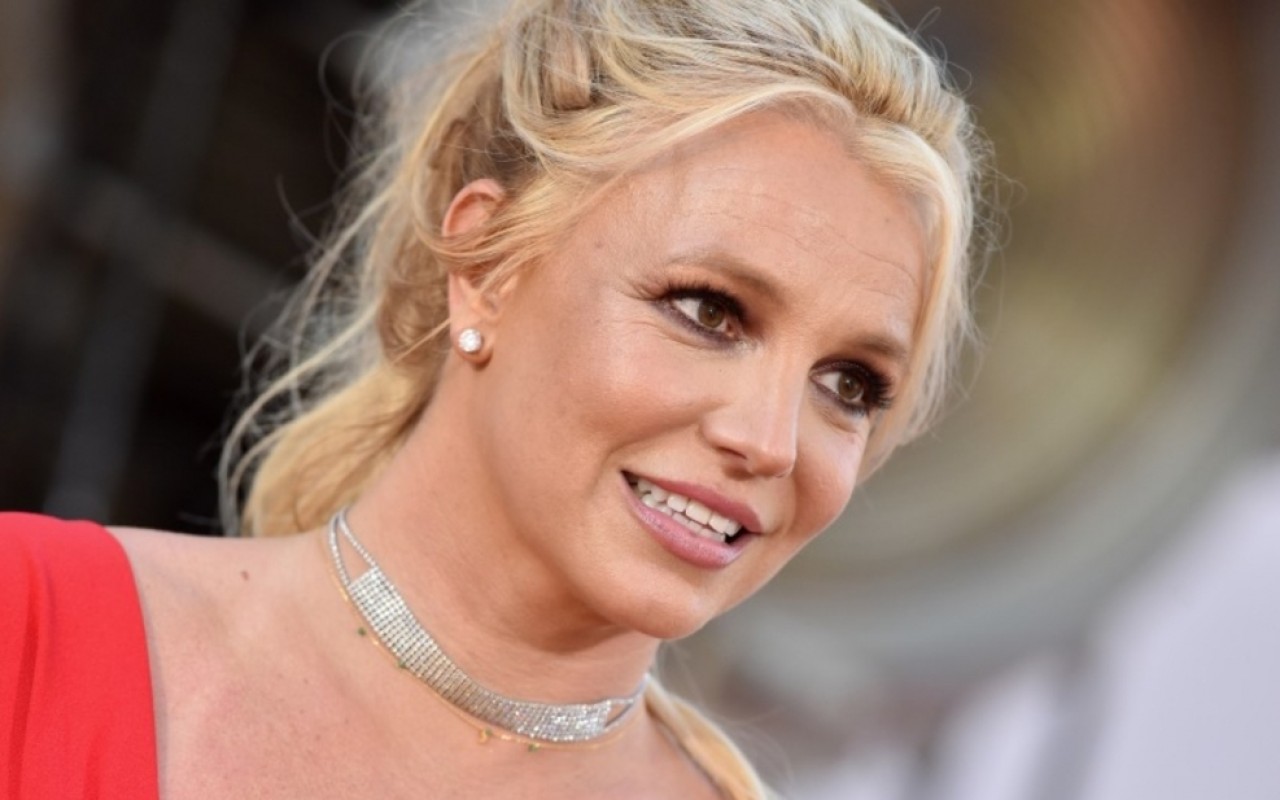 Britni Spirs mahnılarınıbu qiymətə satdı