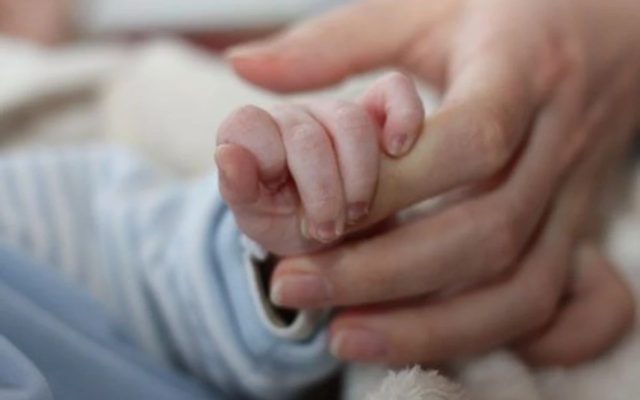 Gəncədə ana 40 günlük körpəsindən imtinaetdi