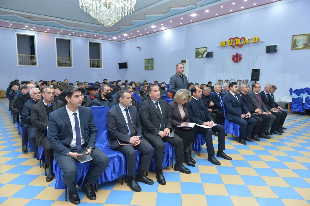 Taleh Qaraşov kənd sakinlərinin problemlərini dinlədi - FOTOLAR