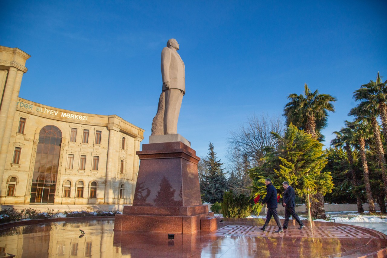 Nazir Rəşad Nəbiyev Salyanda vətəndaşları qəbul edib - FOTOLAR