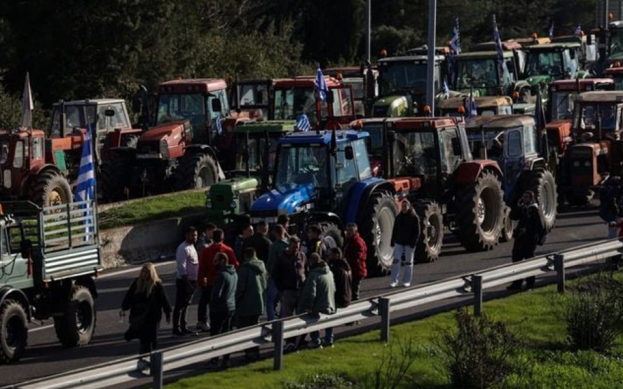 Yunanıstanda fermerlər etiraz aksiyası keçiriblər