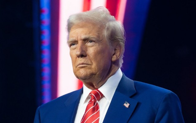 Tramp növbəti gəmini Yaxın Şərqə niyə göndərib?