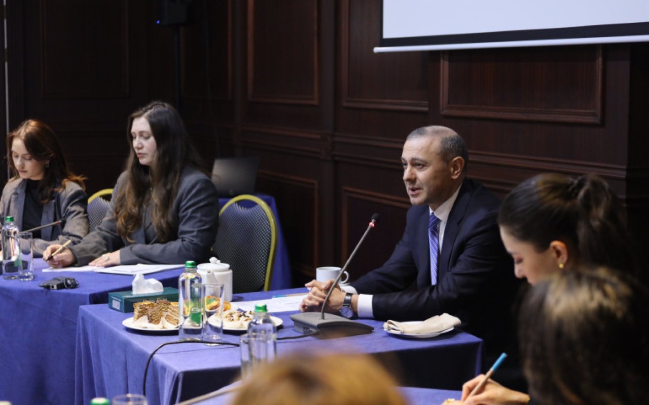 Qriqoryan İrəvanda Azərbaycan nümayəndələri ilə görüşdü